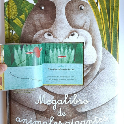 Libro EL GRAN LIBRO DE LOS ANIMALES GIGANTES 39x30cm