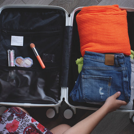 Maleta de Viaje de Cabina con Puerto USB, Candado TSA, Ruedas Dobles 360°, Compartimento  y Asa Expandible